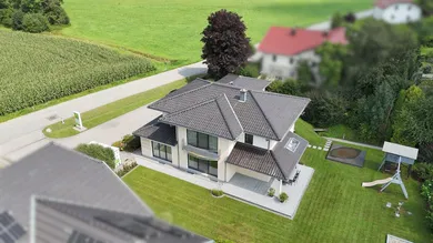  Castillos de 7 habitaciónes en Andorf, Austria No. 220646