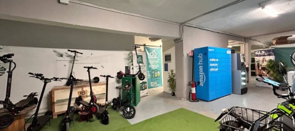 3 rooms Commercial property in Rome, Italy No. 69769 2