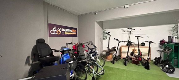 3 rooms Commercial property in Rome, Italy No. 69769 6