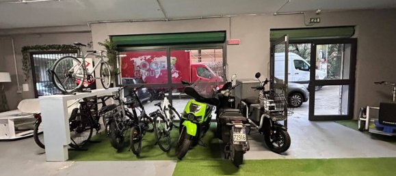 3 rooms Commercial property in Rome, Italy No. 69769 3