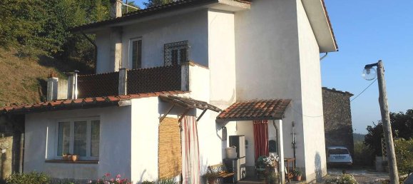 2 bedrooms House in Pescia, Italy No. 218 3