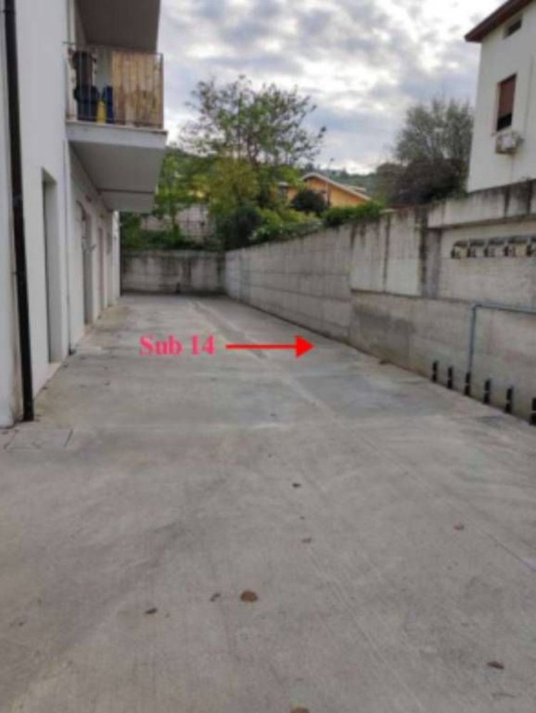 Квартира с 2 комнатами в Альтино, Италия № 187713