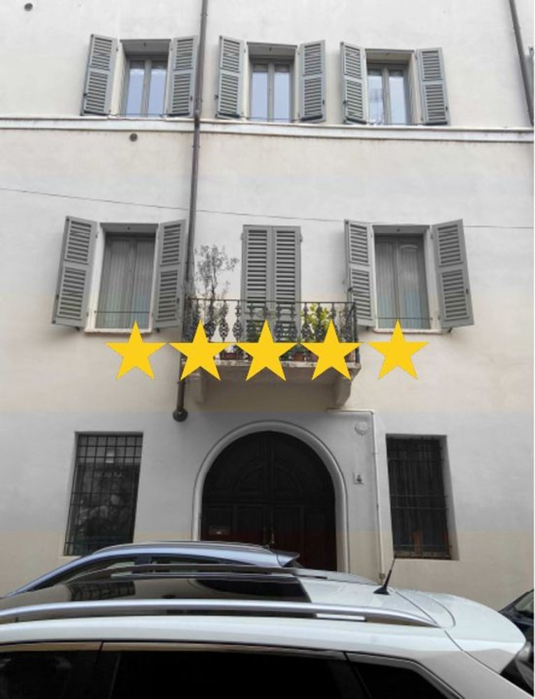 5غرفة شقة في Mantua, Italy رقم 248613