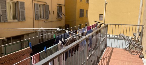 2 Schlafzimmer Wohnung in Genoa, Italy, Nr. 36603 12