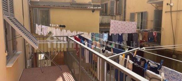 2 Schlafzimmer Wohnung in Genoa, Italy, Nr. 36603 11