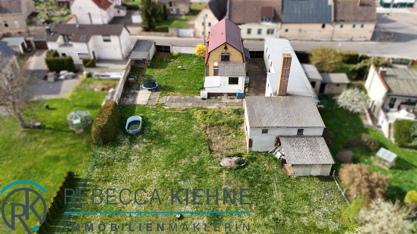 3 bedrooms Land in Saalekreis, Germany No. 245507