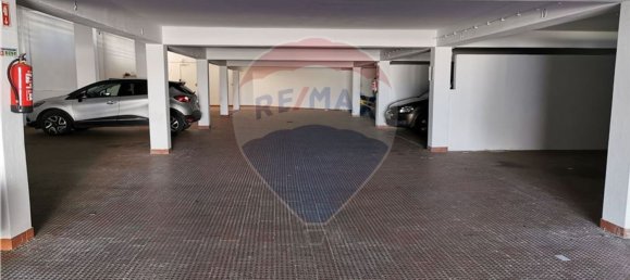  مرآب في Albufeira, Portugal 30متر مربع رقم 32643 2