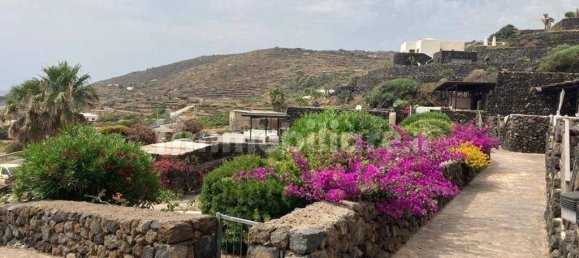 Дом с 1 спальней в Пантеллерия, Италия № 76929 8