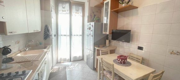 3 rooms Apartment in Rome, Italy No. 34084 11