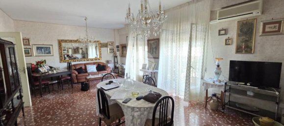 4 bedrooms Apartment in Palermo, Italy No. 327272 3