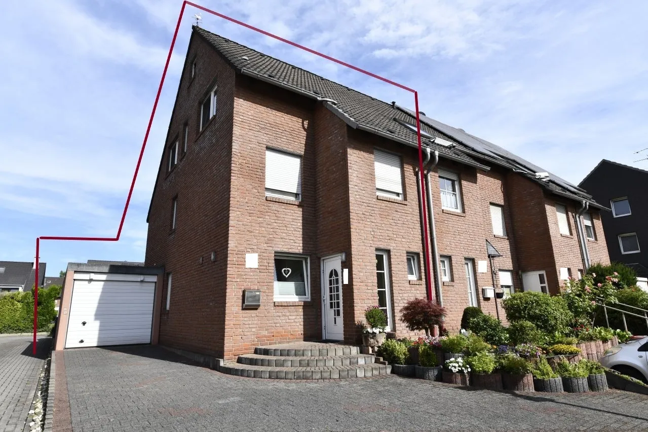 5 rooms Townhouse in Oberhausen, Germany No. 223612