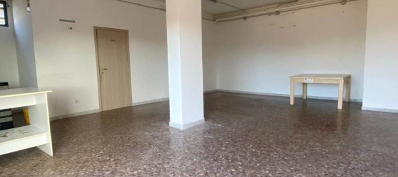 2 rooms Commercial property in Taranto, Italy No. 267263 4