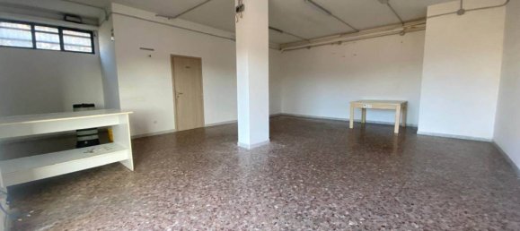 2 rooms Commercial property in Taranto, Italy No. 267263 3
