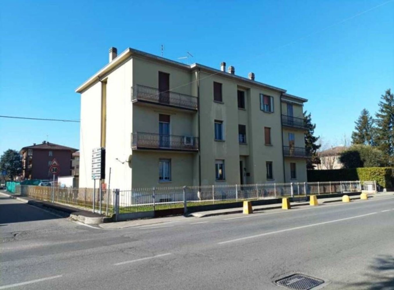 3-salle Appartement à Vigolzone, Italy No. 101086