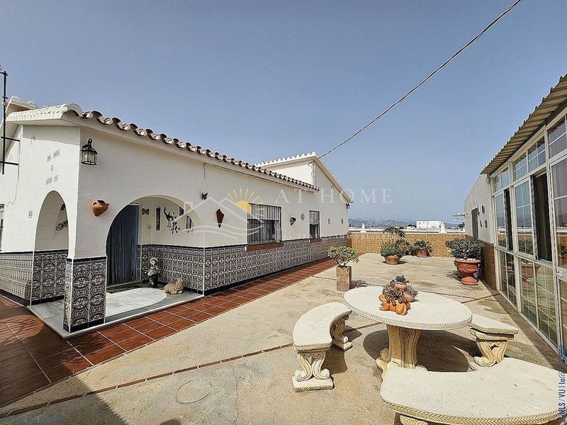 Дом с 3 спальнями в Велес-Малага, Испания № 228202