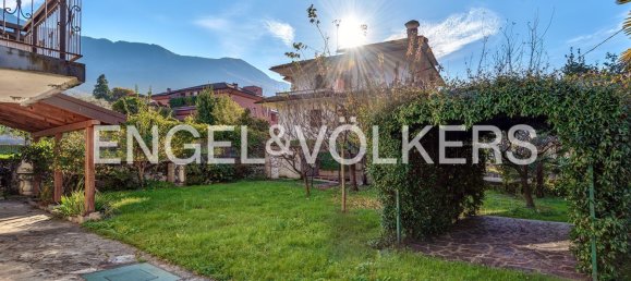 Casa de 7 habitaciónes en Colico, Italy No. 64741 18