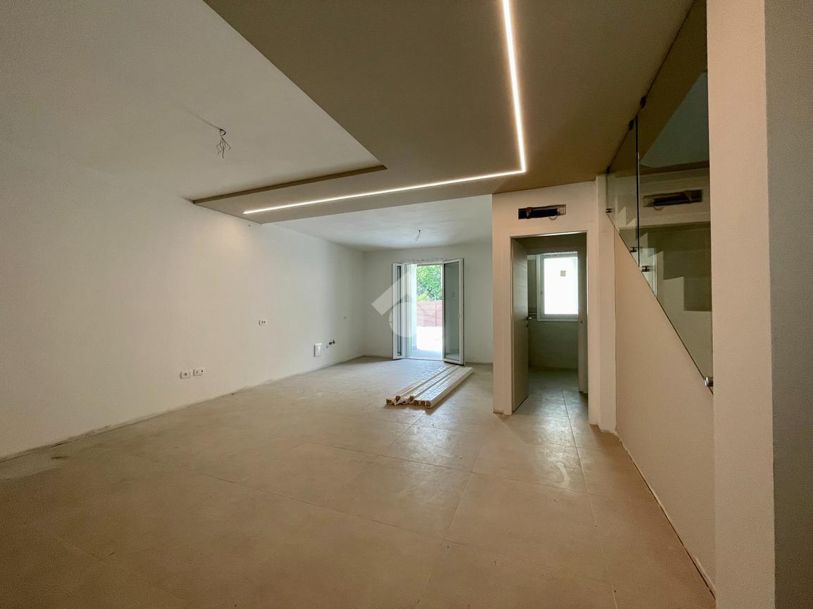 5 rooms Villa in Loria, Italy No. 2662