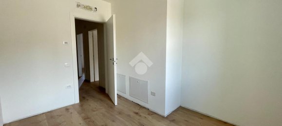 5 rooms Villa in Loria, Italy No. 2662 4