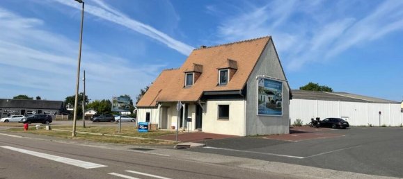 2 bedrooms House in Bernay, France No. 358825 3