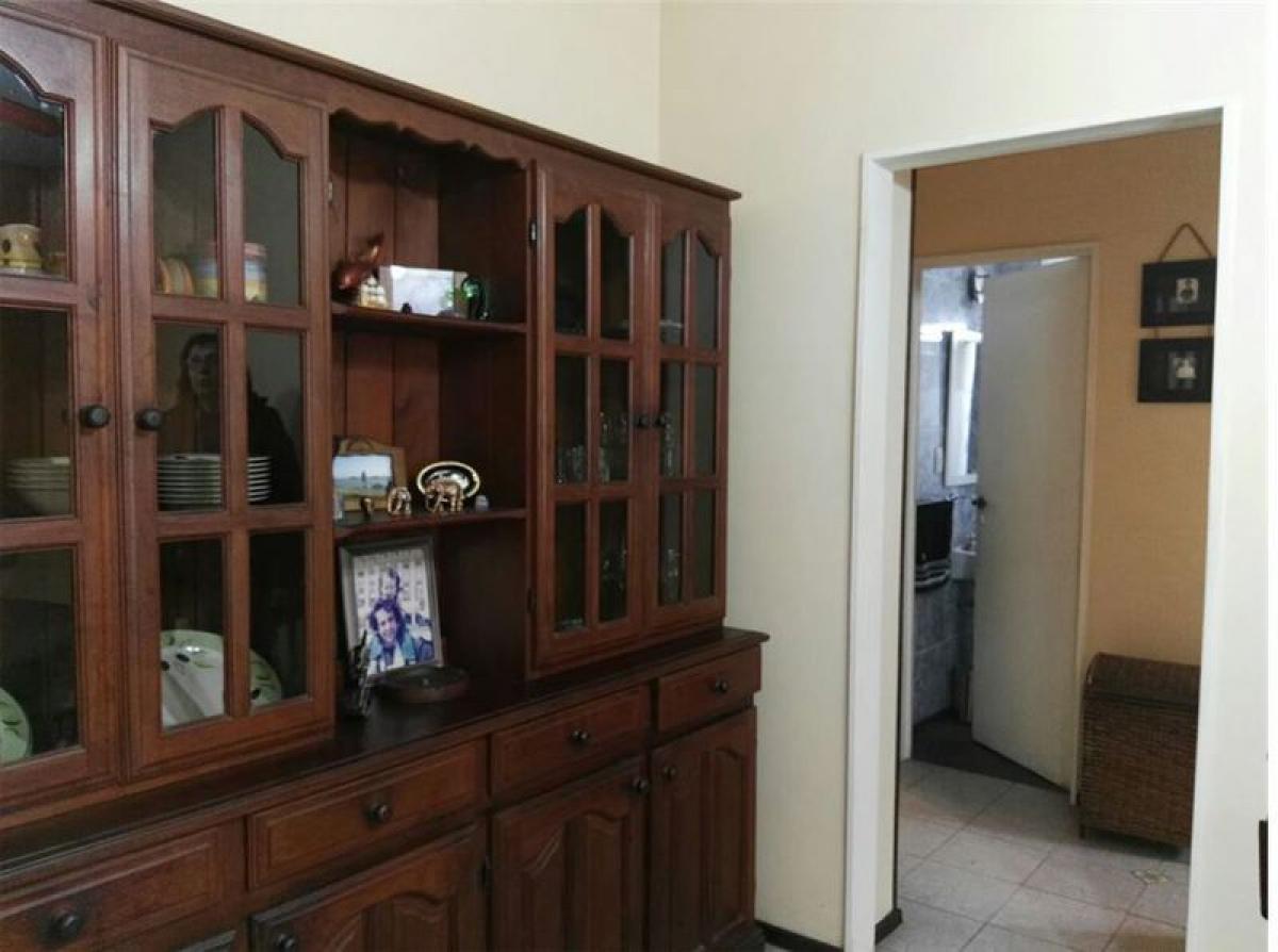 Apartamento de 2 dormitorios en Buenos Aires, Argentina No. 66026