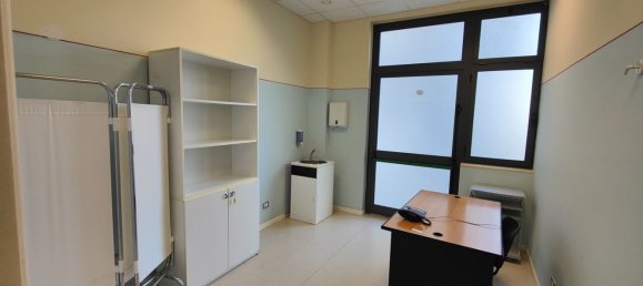 Oficina en Montevarchi, Italy 400 m² No. 229161 30