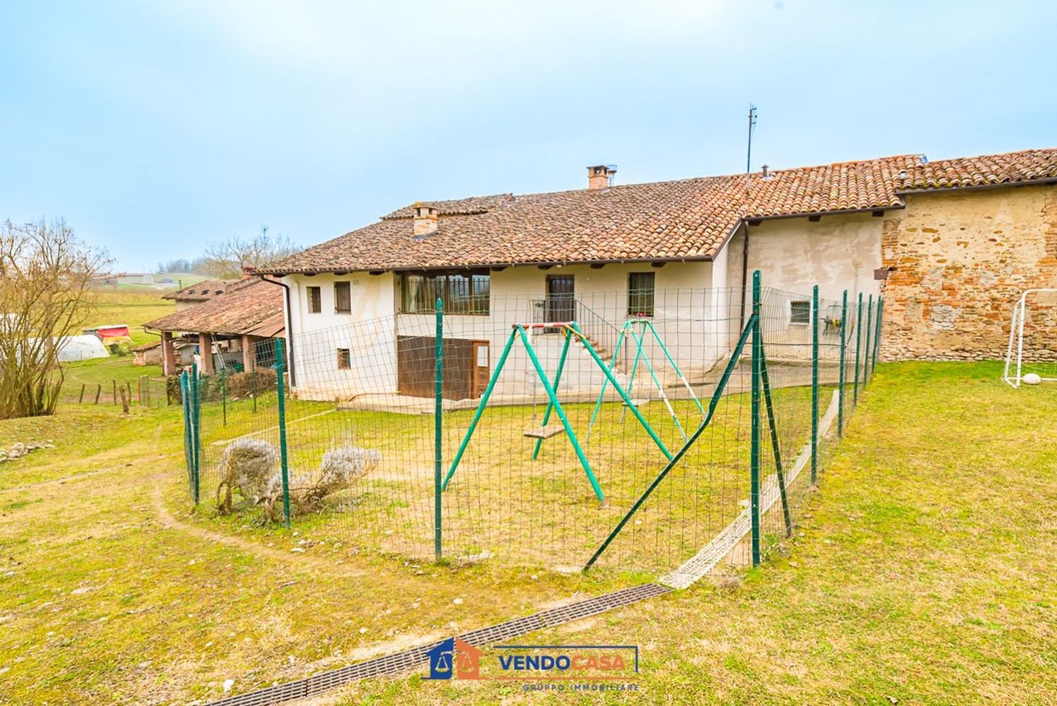 6 rooms Villa in Narzole, Italy No. 151004