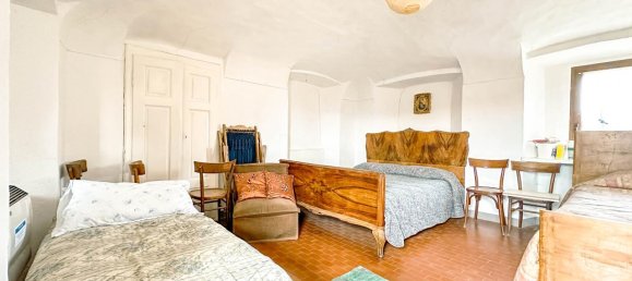 3 rooms House in Ailoche, Italy No. 226600 9