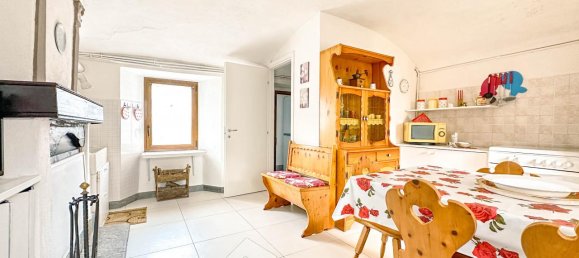 3 rooms House in Ailoche, Italy No. 226600 4