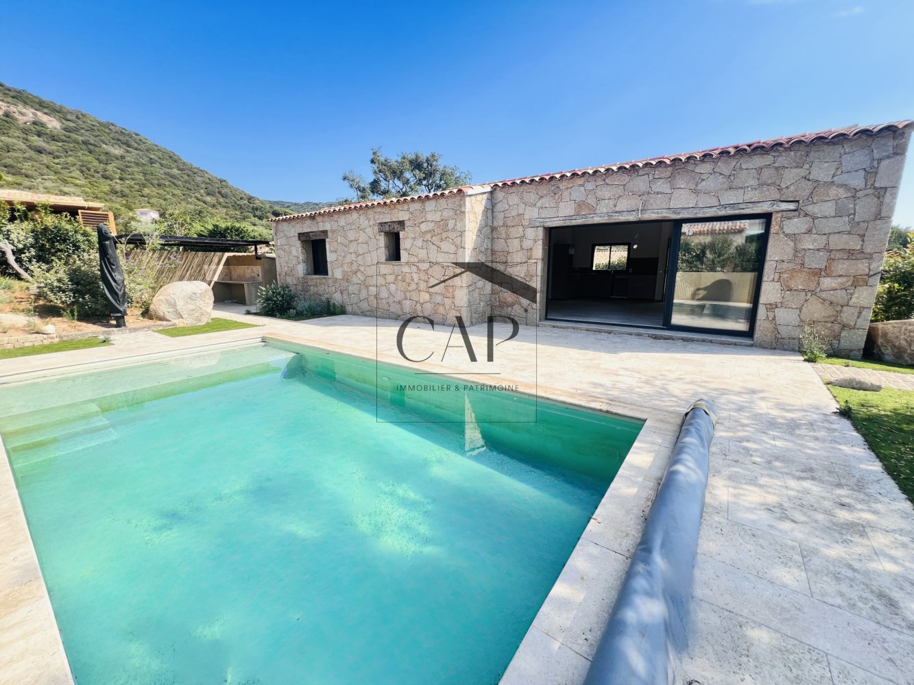 2 bedrooms Land in Zonza, France No. 39189