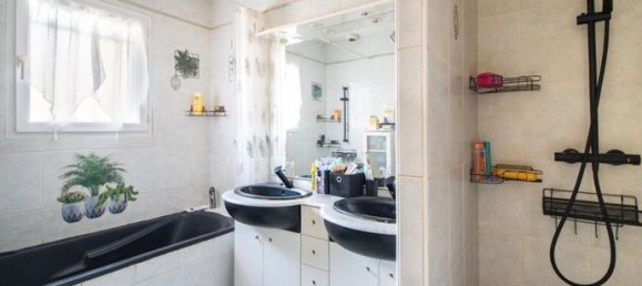 3 bedrooms Villa in Narrosse, France No. 281603 5