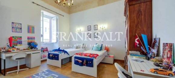 3 bedrooms Townhouse in Sliema, Malta No. 8279 17