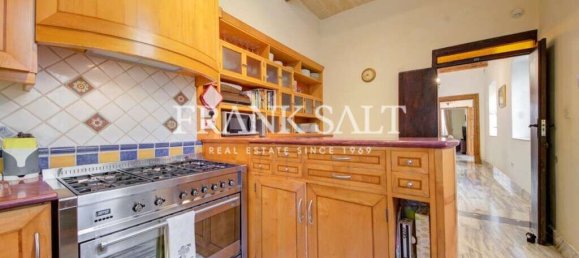 3 bedrooms Townhouse in Sliema, Malta No. 8279 9