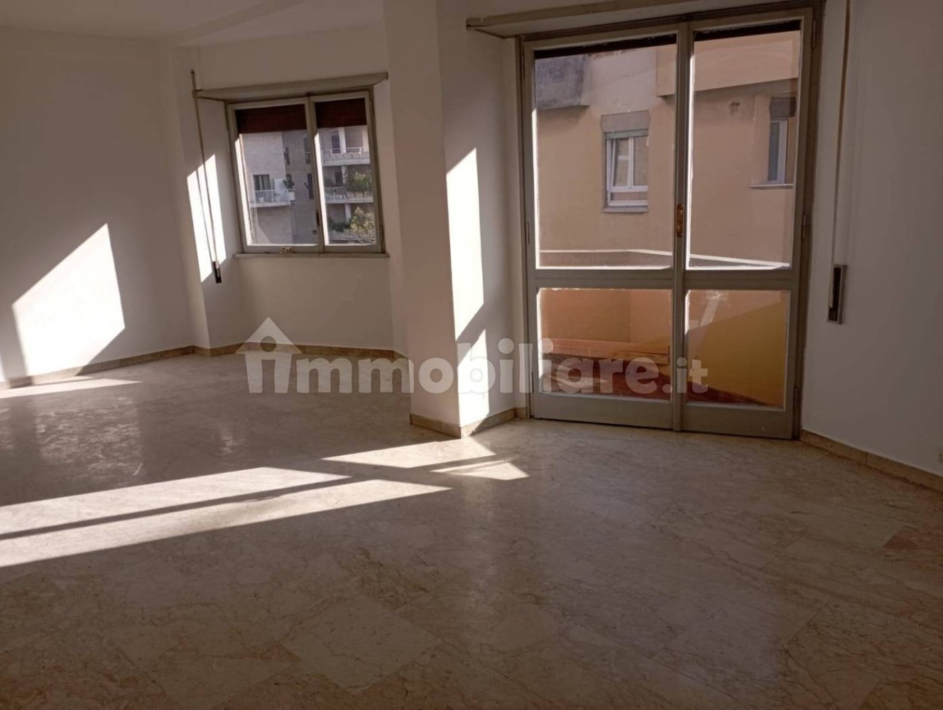 4 غرف نوم شقة في Rome, Italy رقم 281035