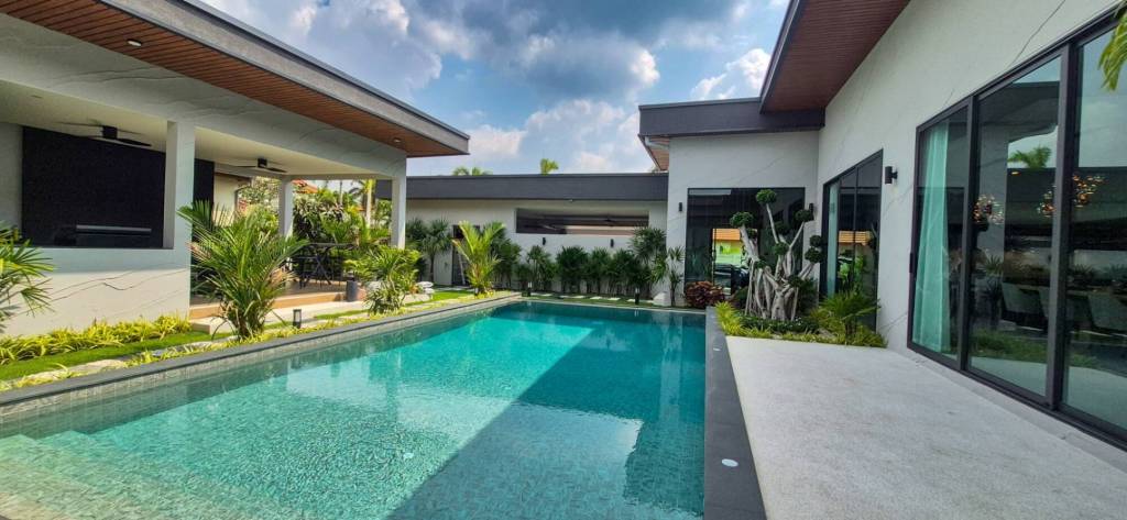 4 chambres Villa à Pattaya, Thailand No. 26873