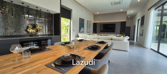 4 bedrooms Villa in Pattaya, Thailand No. 26873 2