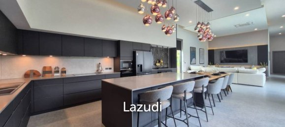 4 bedrooms Villa in Pattaya, Thailand No. 26873 4