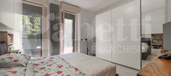 3 rooms Apartment in Rozzano, Italy No. 290621 3