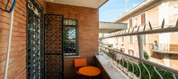 3 bedrooms Apartment in Rome, Italy No. 377778 8