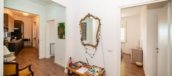 3 bedrooms Apartment in Rome, Italy No. 377778 2