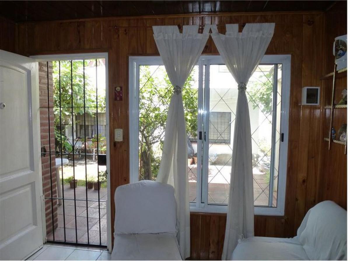 4 bedrooms House in General San Martin, Argentina No. 2937