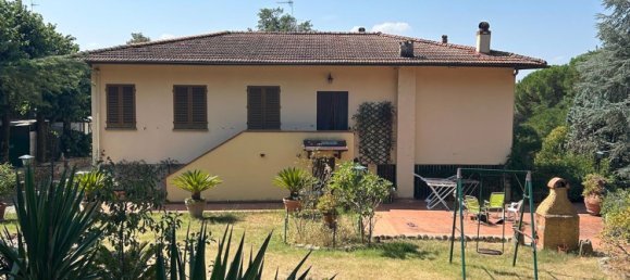 4 rooms Apartment in Sesto Fiorentino, Italy No. 48677 4