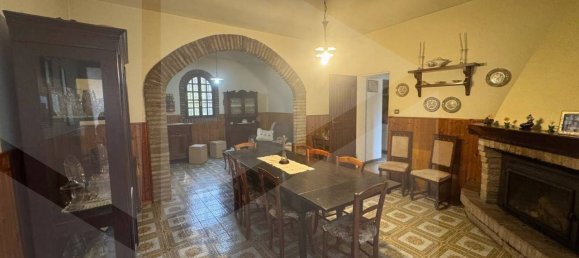 5 rooms House in Castelnuovo Rangone, Italy No. 18589 8