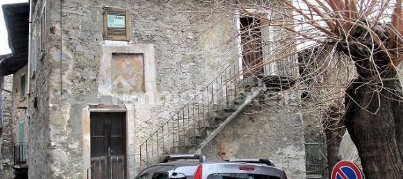 Casa de 4 dormitorios en Sondrio, Italy No. 170448 2