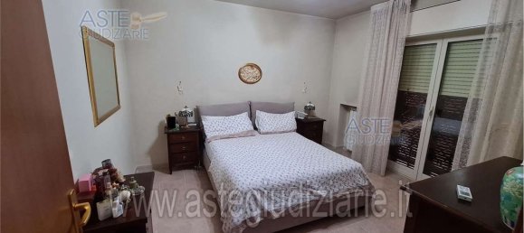 68m² Office in Mugnano di Napoli, Italy No. 12549 3