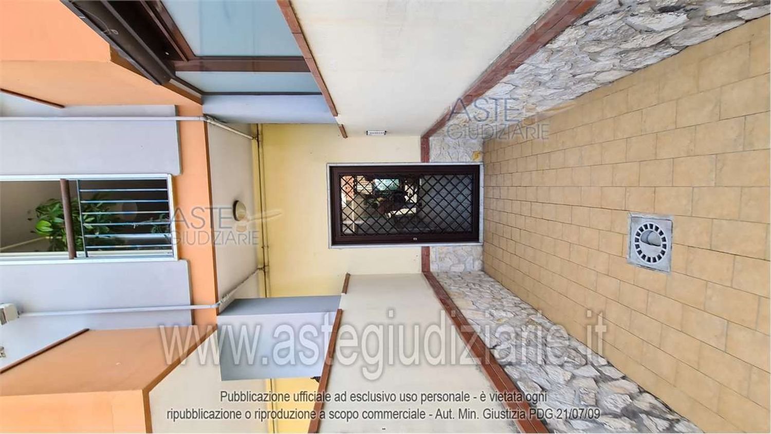 68m² Office in Mugnano di Napoli, Italy No. 12549