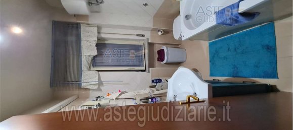 68m² Office in Mugnano di Napoli, Italy No. 12549 2