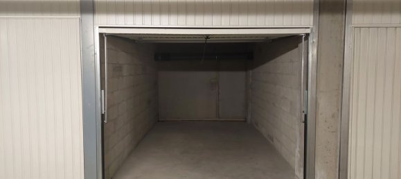  Garage in Rhone, France No. 319069 2