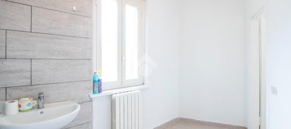 4 rooms House in Contigliano, Italy No. 231015 15