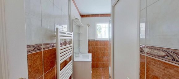 5 bedrooms House in Rhone, France No. 337910 11