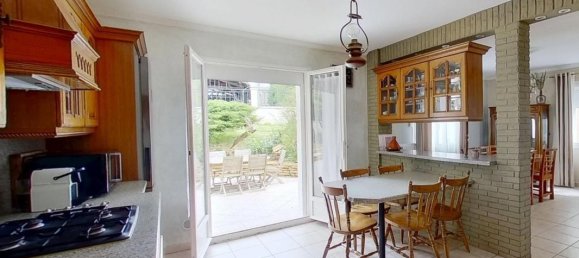 5 bedrooms House in Rhone, France No. 337910 8